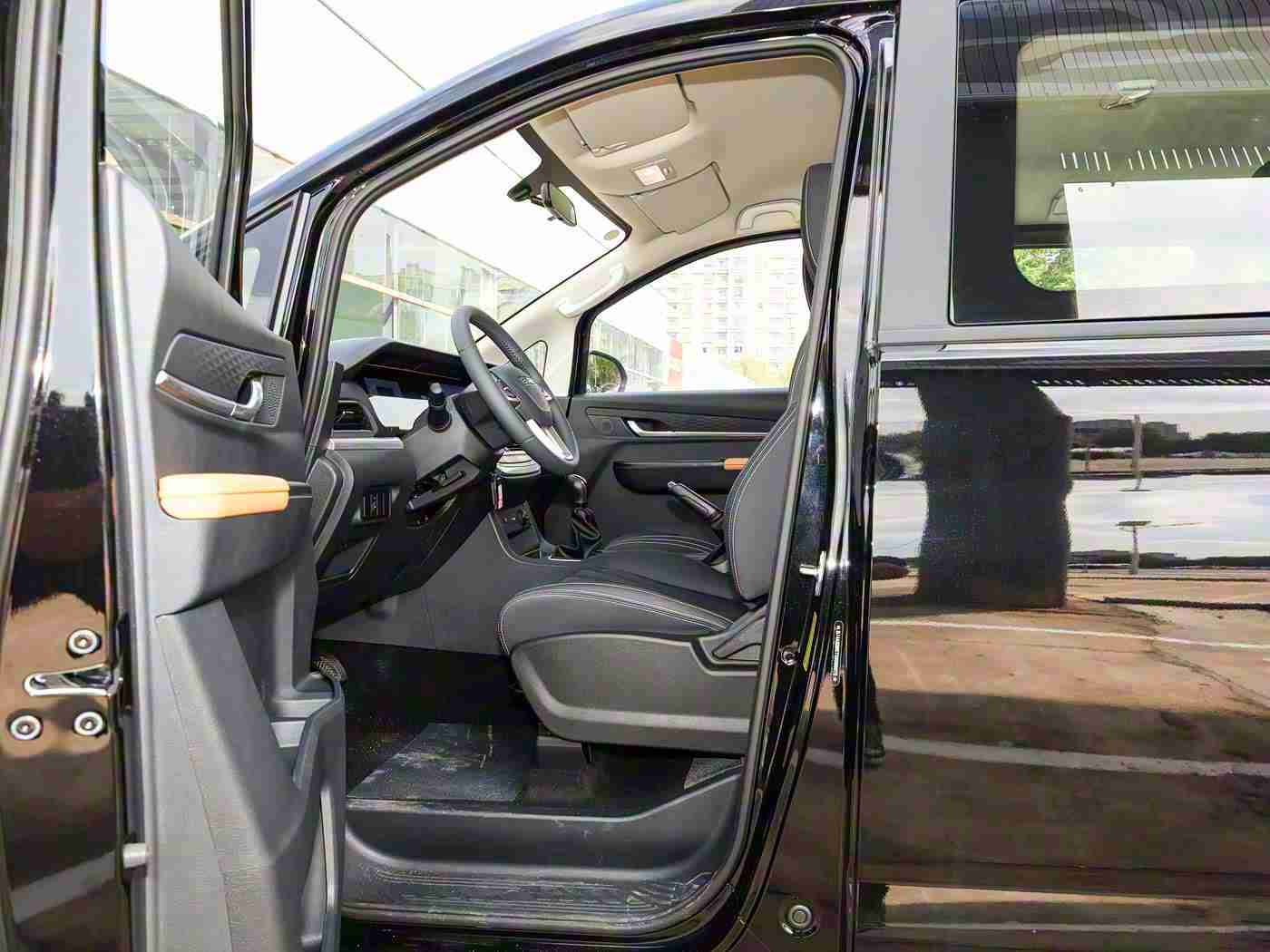 久9热,纯电动SUV新秀崛起，时尚动感久9热引领市场潮流-2