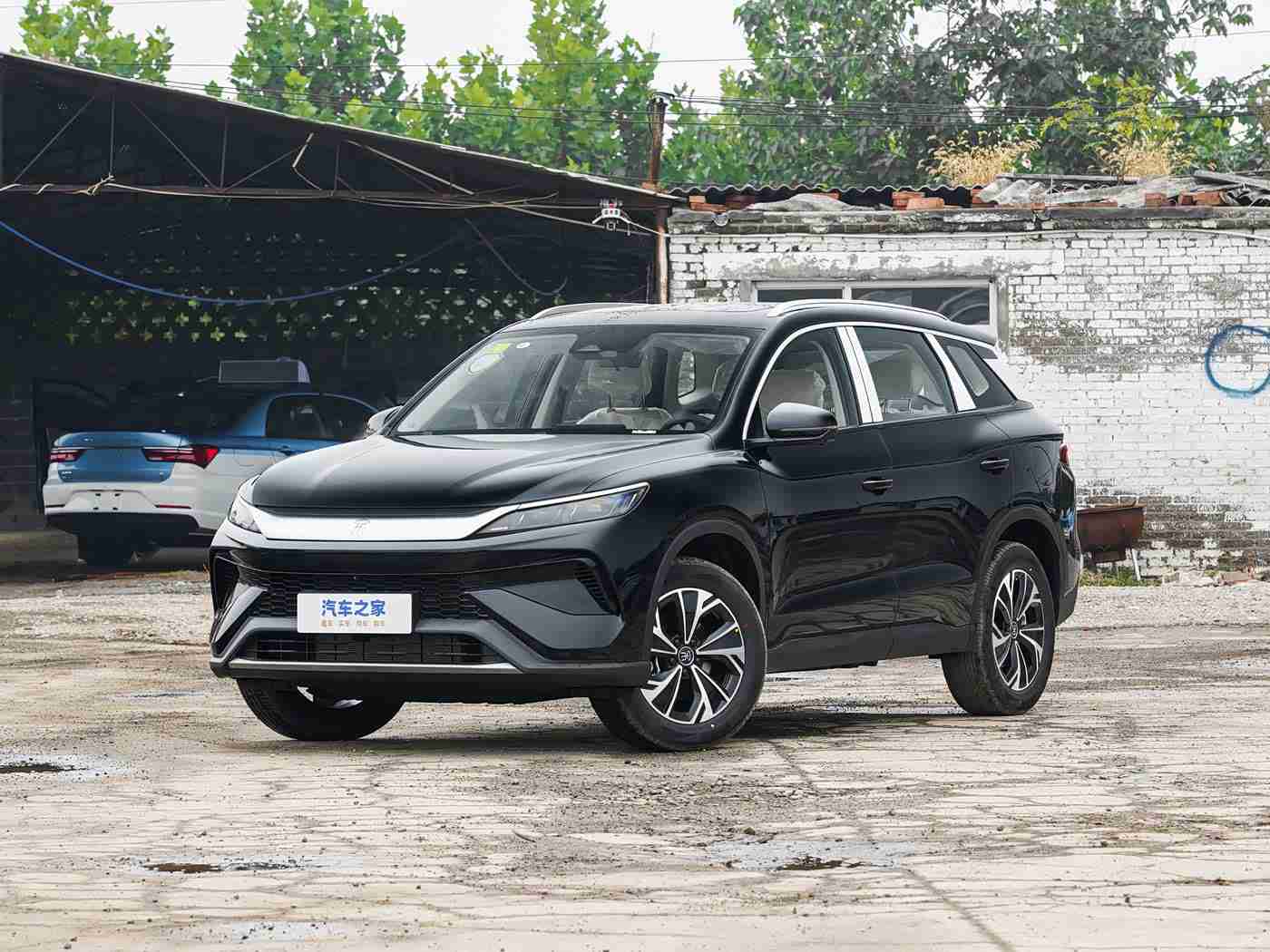 女生差差差,女性购车新宠引争议：独特设计车型，性能与市场前景如何？-4