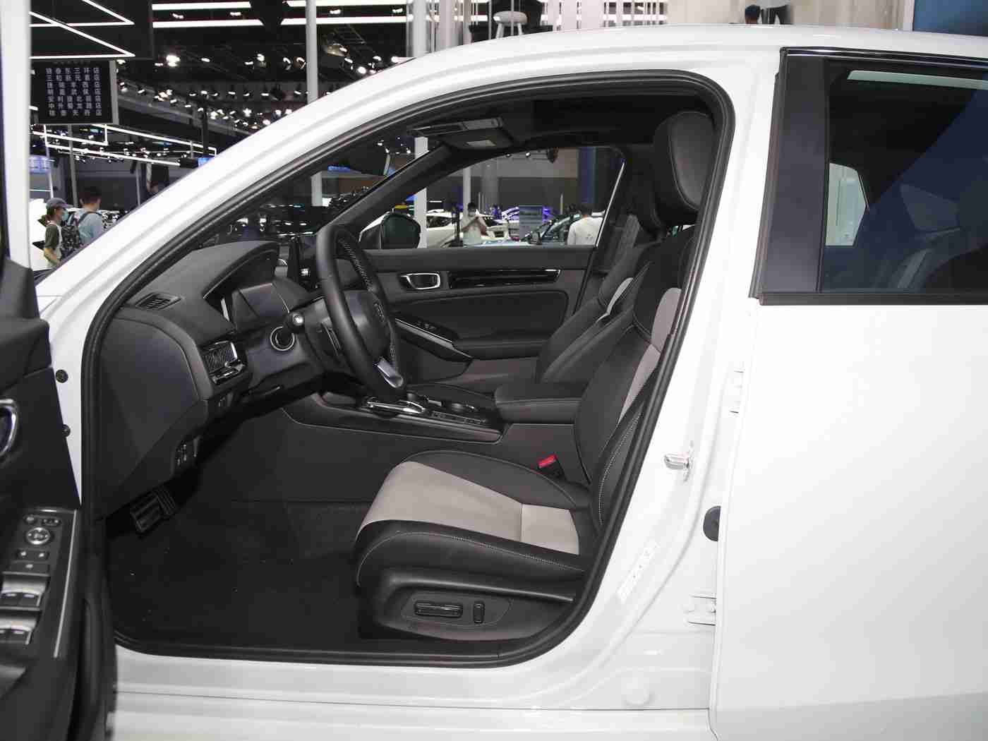 黄色先生,黄色传奇再掀风潮:独特性能艺术品月销500,汽车界黑马横空出世-1