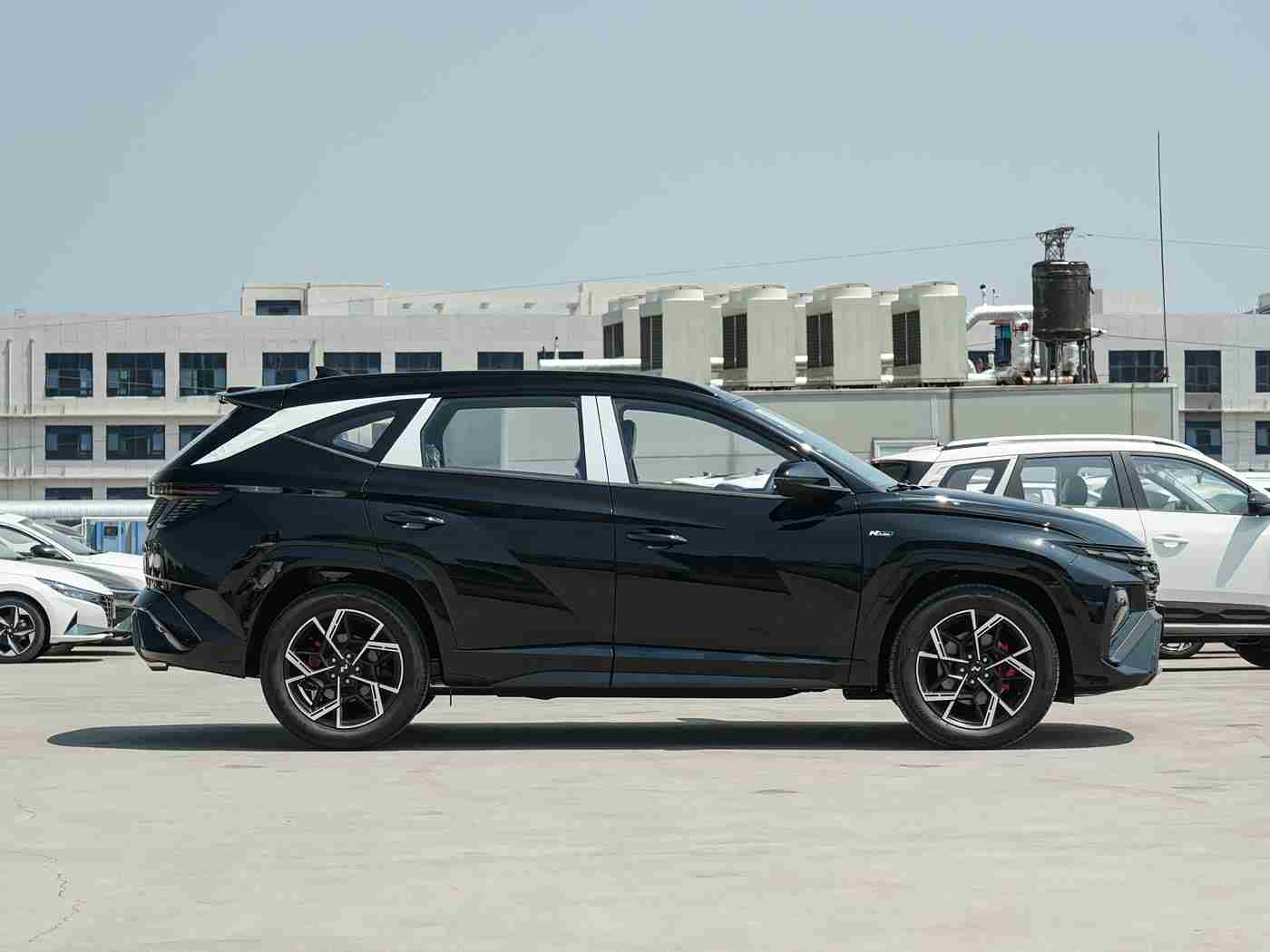 男生和女生一起搓搓,汽车美容新潮流，男女共搓洗车界新风尚-2