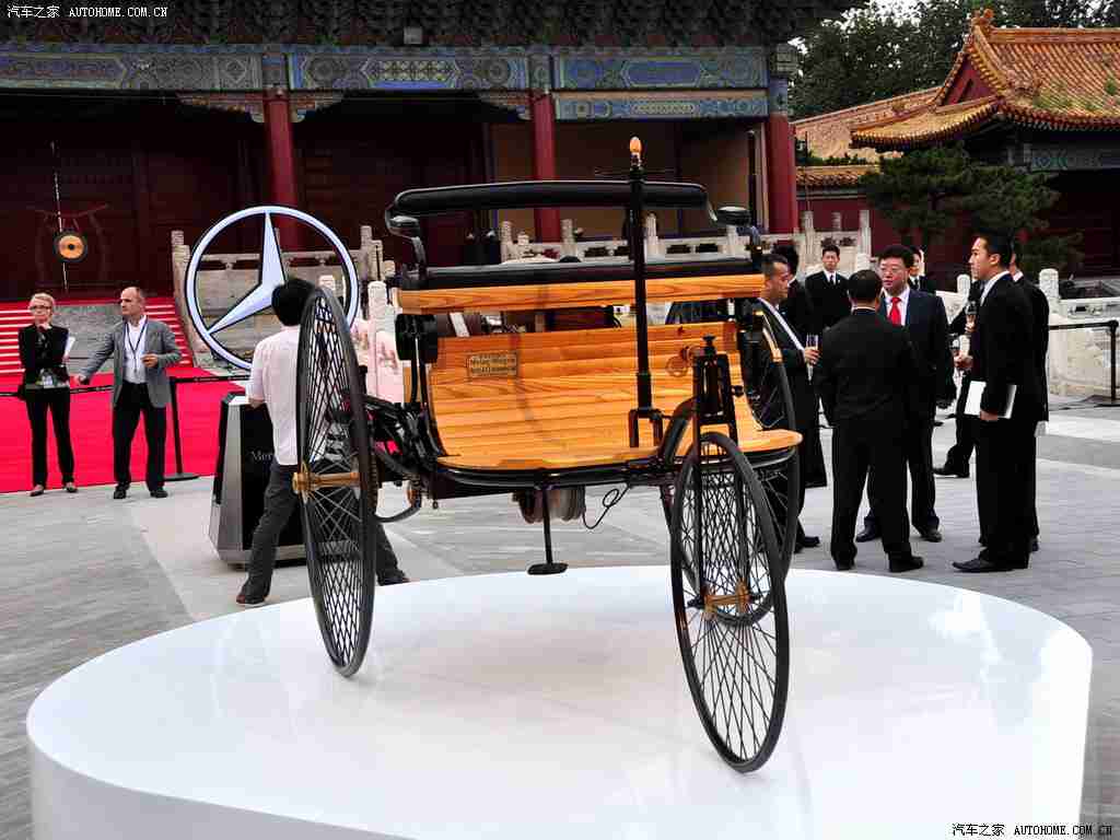 男生的坤坤,潮流领航，青春驾驭，智趣出行新纪元-3