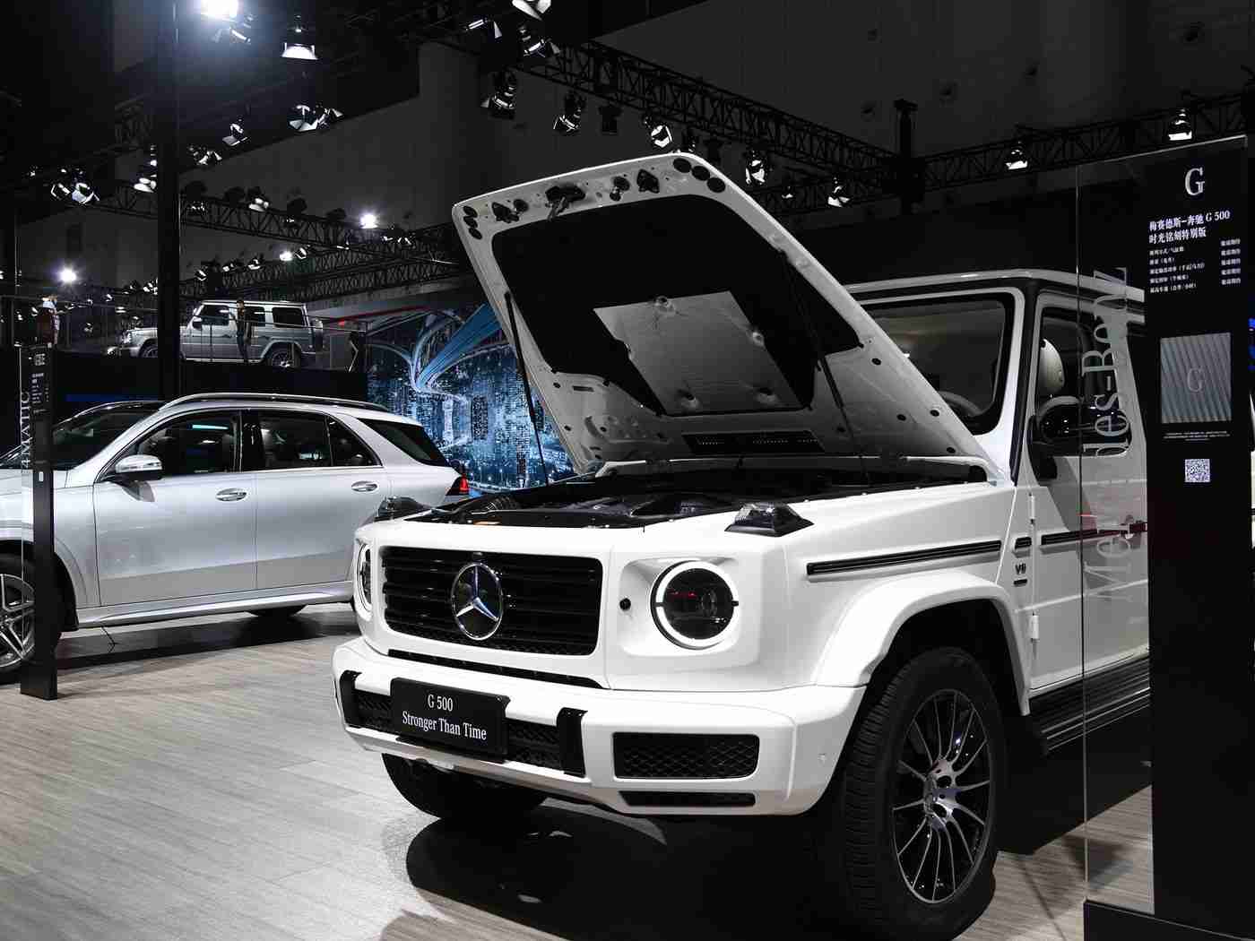 小小拗女性BBW,“女性专属设计引领潮流，高效动力安全配置兼备，全新车型备受瞩目，市场好评如潮！”-1