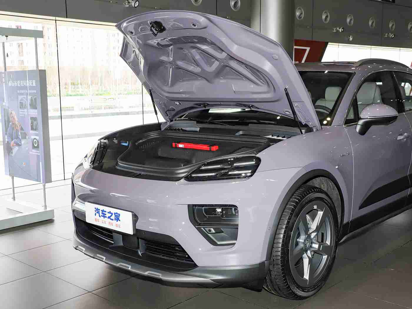 富二代成人抖音,炫豪新风尚，抖音富二代驾驭速度与激情-2