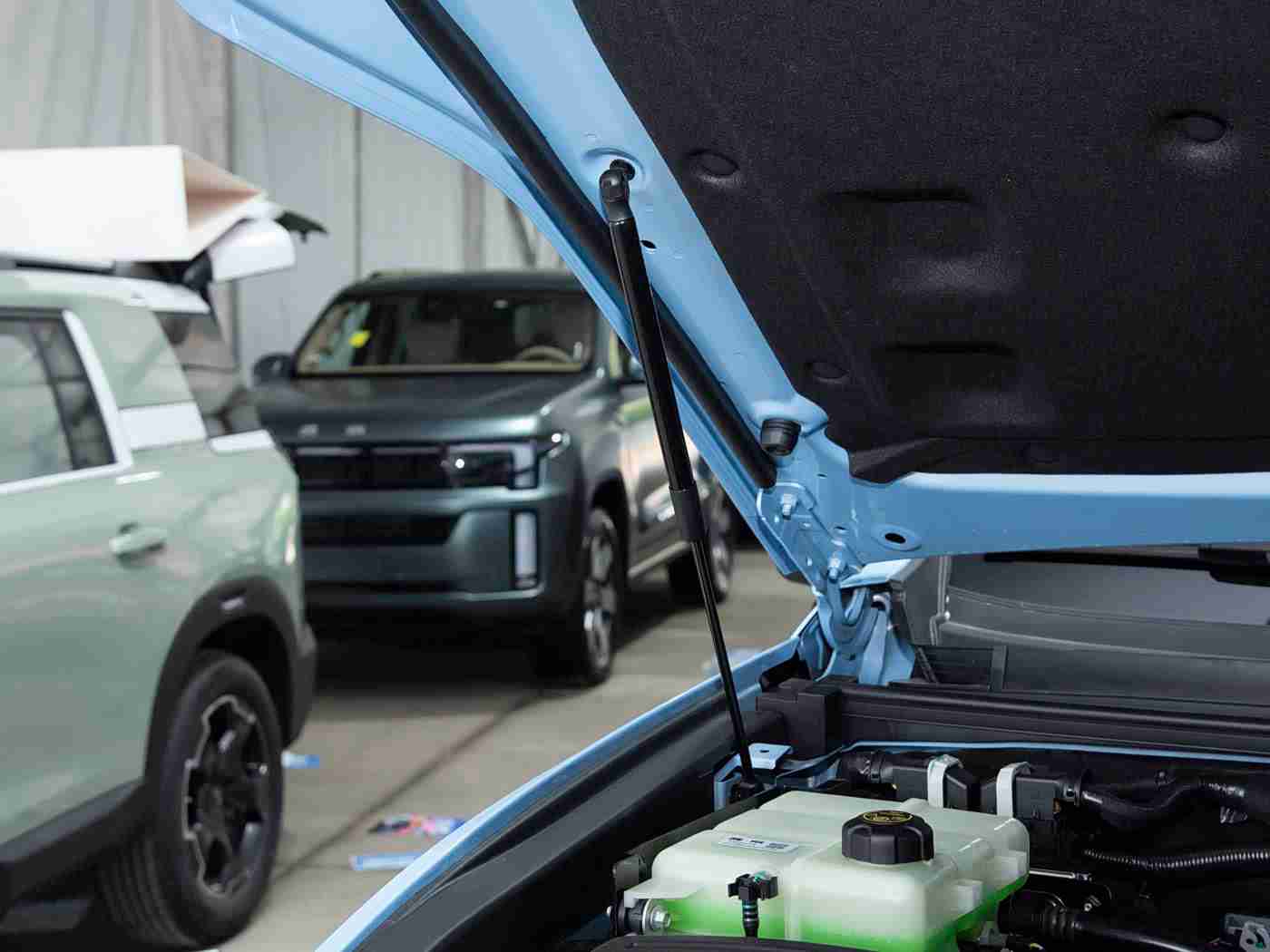 少妇XXX,流线时尚，动力澎湃，安全守护，新锐座驾，引领潮流-3