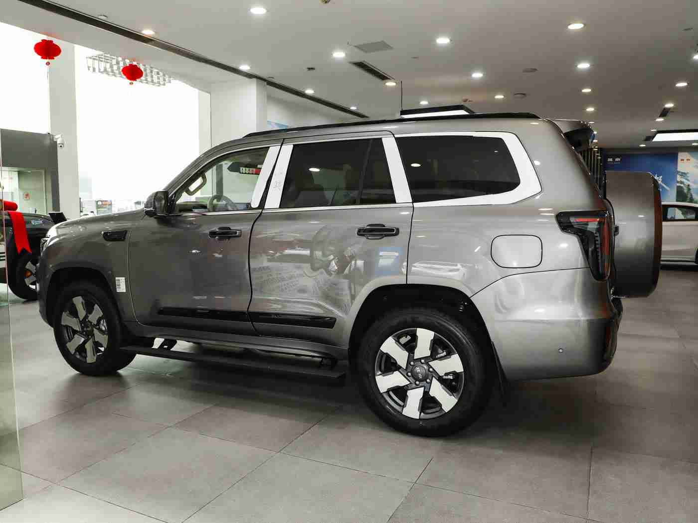 人人看人人干,智能浪潮席卷，新能源汽车与后市场服务升级：汽车行业变革新时代全解析-1