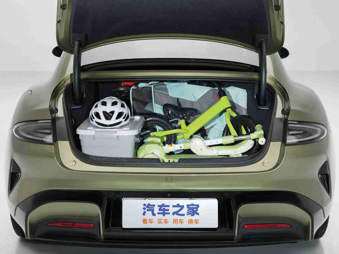 一亲二摸三叉,揭秘汽车选购秘诀：“亲身体验，细摸细节，权衡利弊”助您选车明智-4