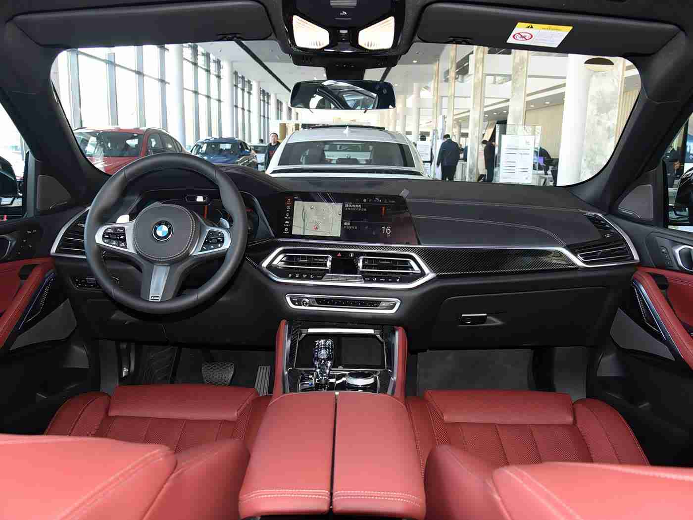 欧美大白屁股XXXOOO,欧美新宠“XXXOOO”：大白屁股设计，动力操控双绝，引领潮流驾享新境界-1