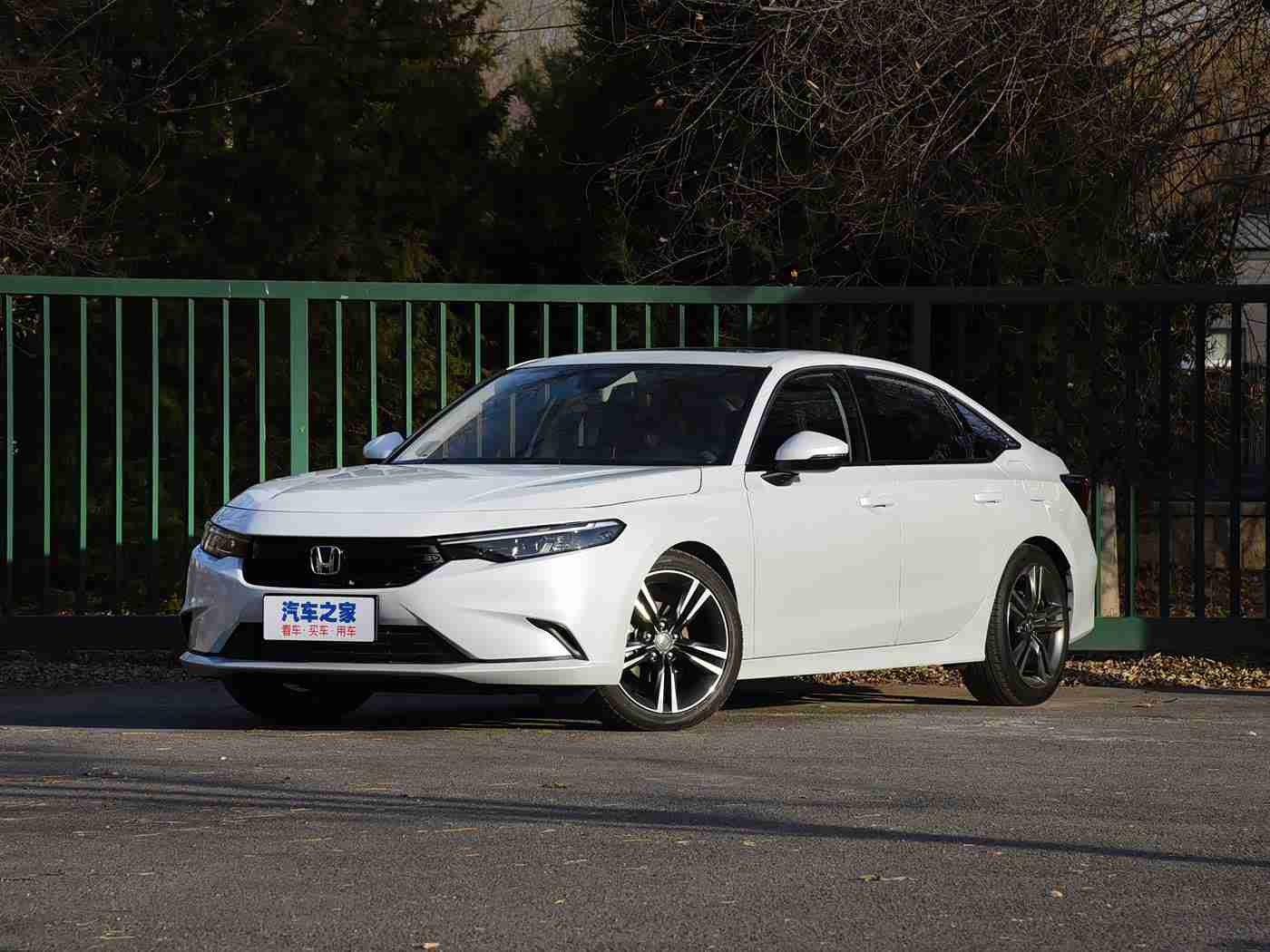 国品一二三产区,新能源汽车领军，国品品牌崛起，创新驱动汽车产业新篇章-1