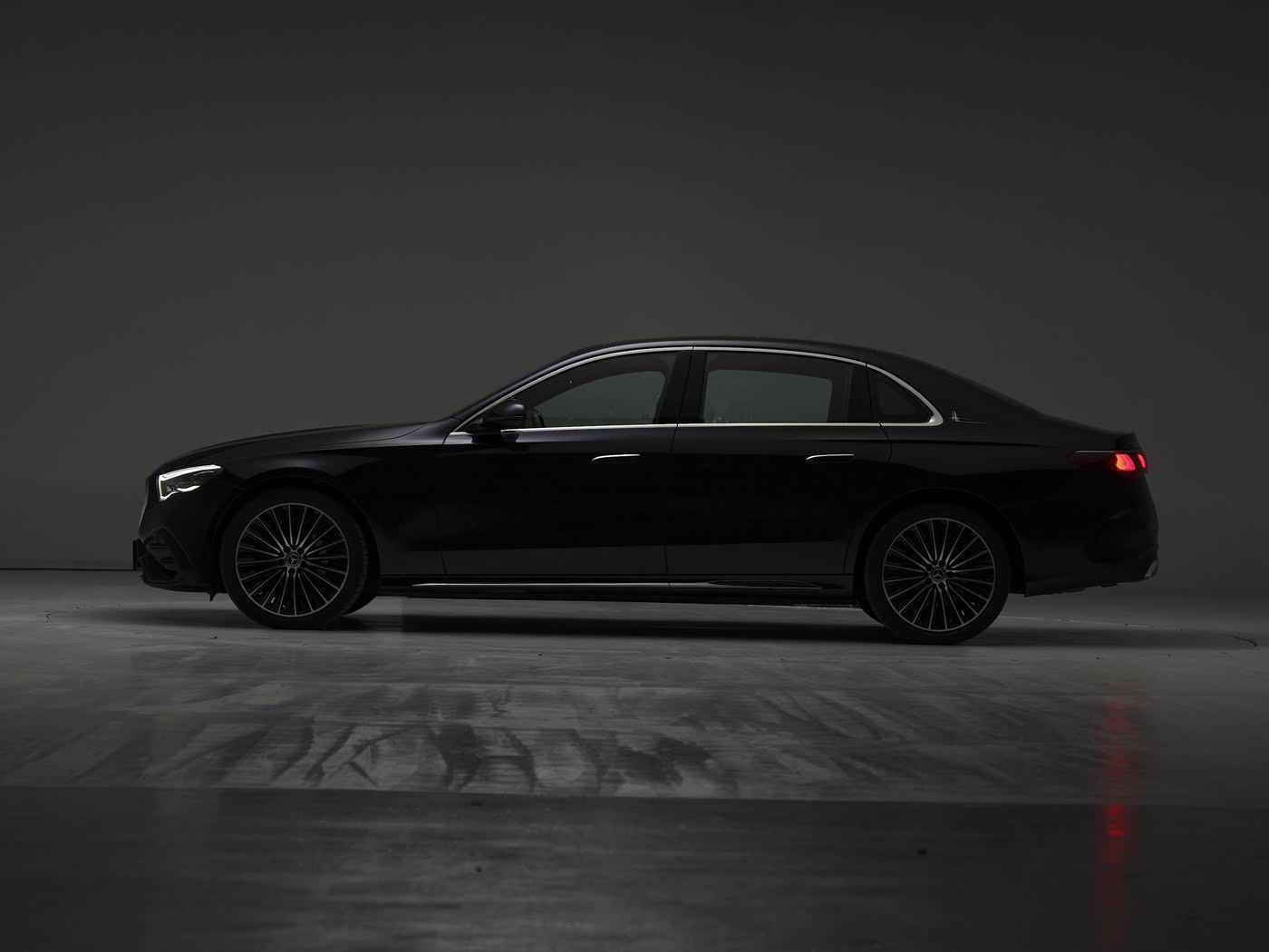 黄色应用3.0,智能驾驶新篇章，车载系统引领汽车行业变革之旅-4