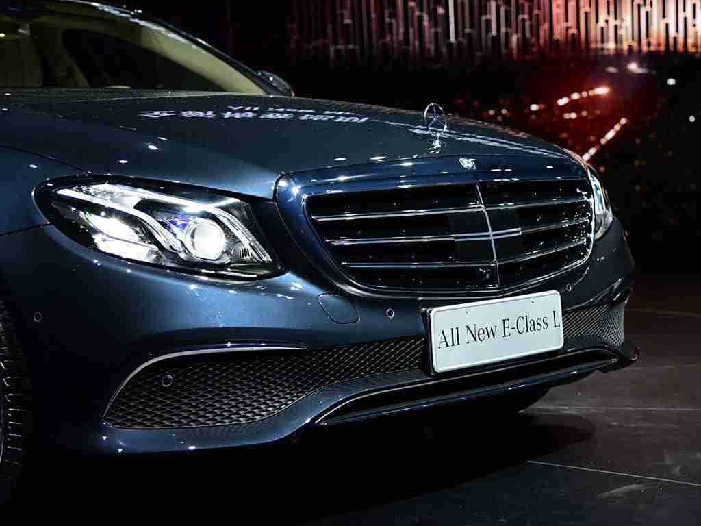 黄色软件网站下载3.0.3免费,智能驾驶新纪元,免费应用引领汽车行业变革-1