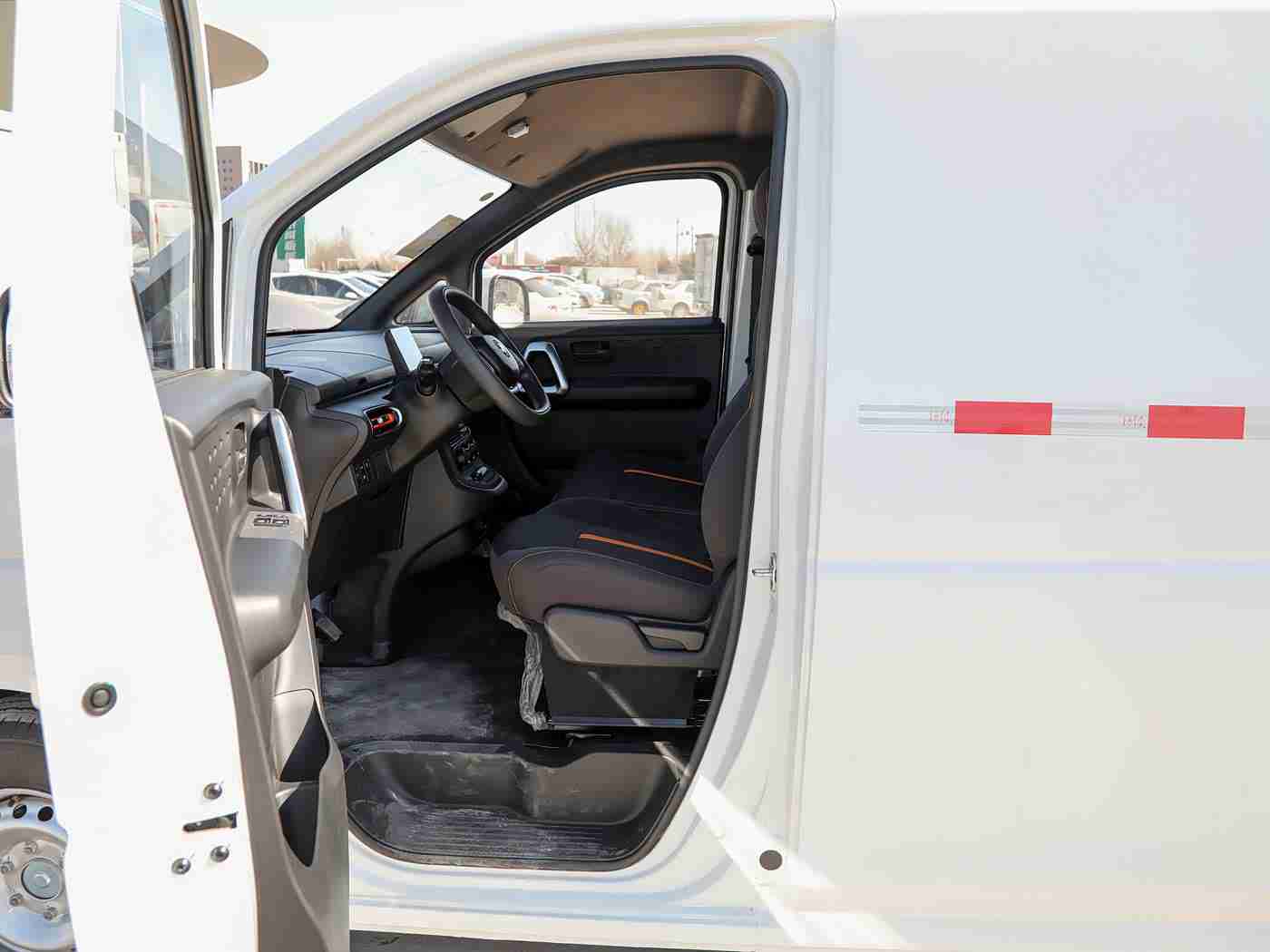 成人片av,颠覆传统,引领未来:AVX-8智能混动新车型惊艳亮相,绿色出行新标杆-2