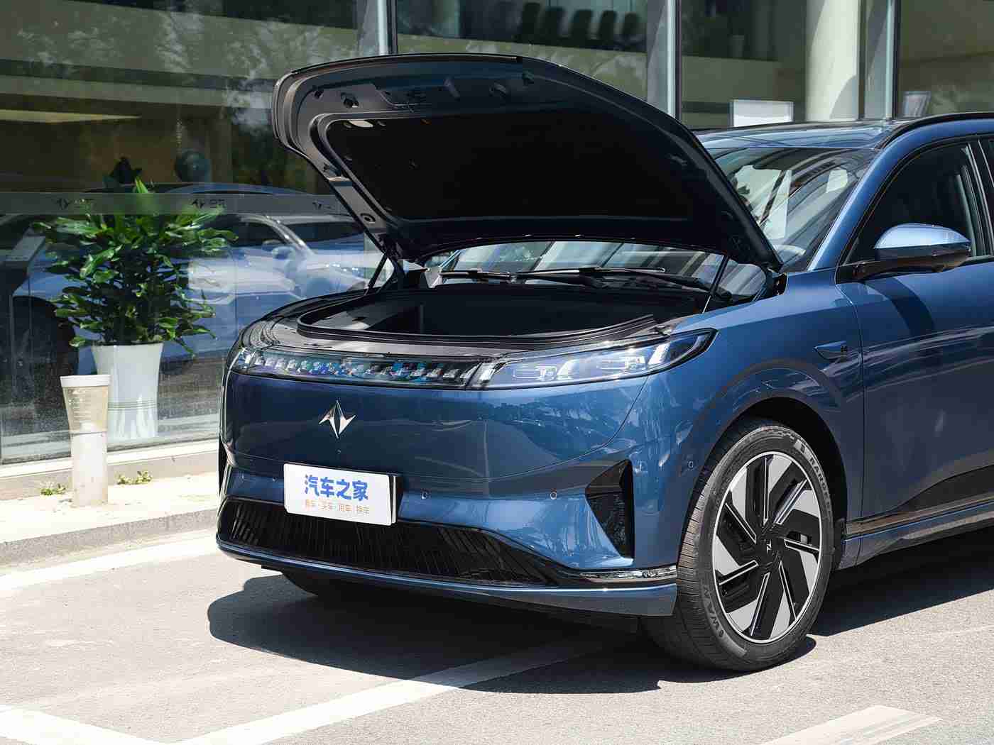 火影18+游戏,科技赋能,汽车与游戏跨界融合:打造独特限量版车型,青春气息扑面而来-2