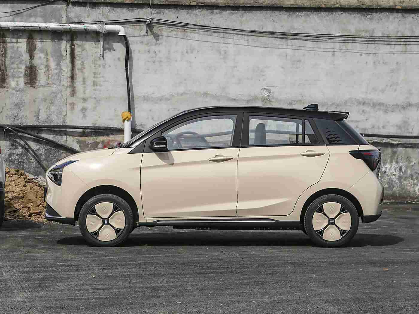 社区伦理黑料吃瓜头条泄密,“知名汽车品牌丑闻发酵，产品质量和售后服务问题引发热议，消费者权益受损，呼吁加强监管！”-2