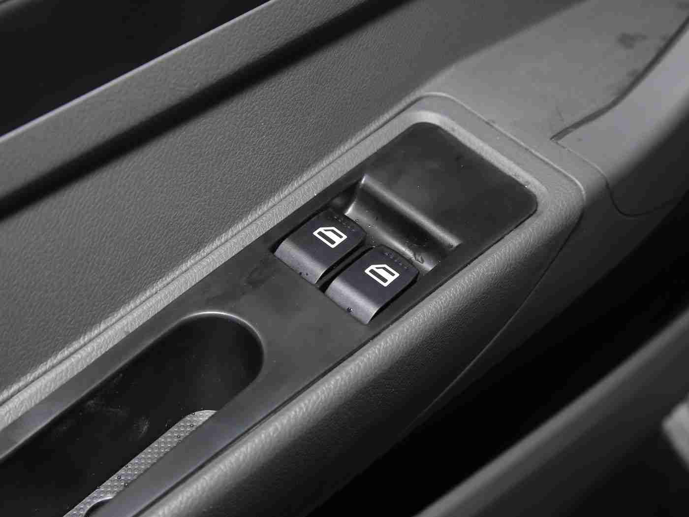 很黄的软件,创新引领未来,智能驾驶新体验——揭秘汽车辅助系统新突破-3