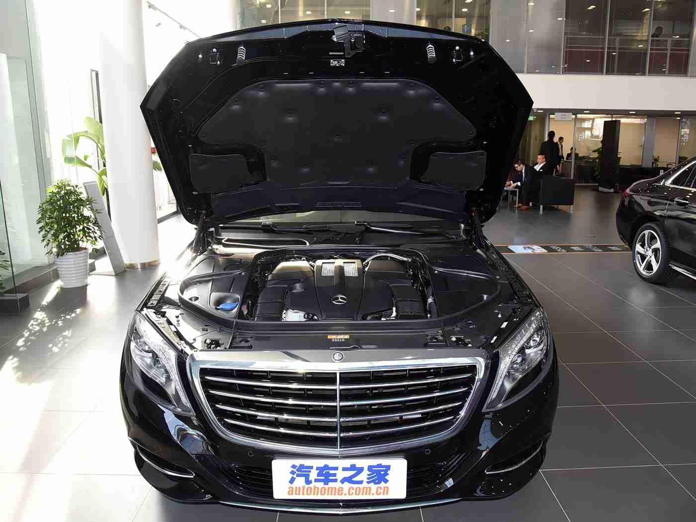 神秘网站,新能源汽车领航者：神秘网站曝光全新智能车型，开启未来出行新篇章-2