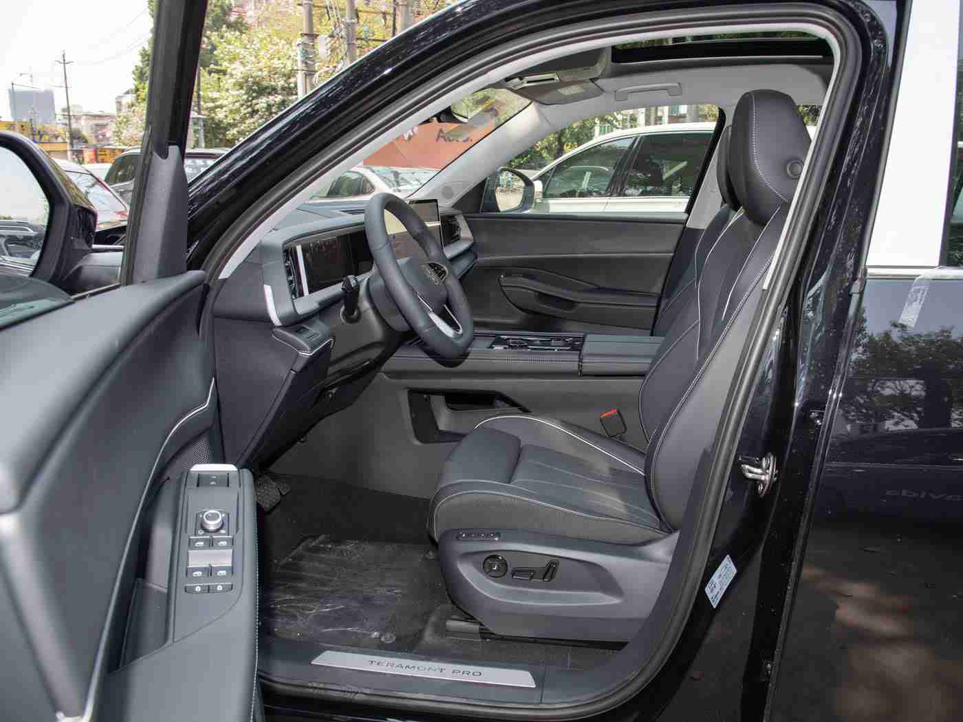 天天射天天舔,全新SUV上市,时尚动感设计搭配强劲动力,市场表现惊艳引消费者热议-1