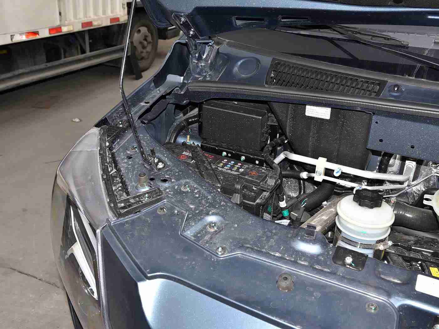 日本一卡二卡,流线型风采，智能驱动未来——揭秘日本新锐双星-4