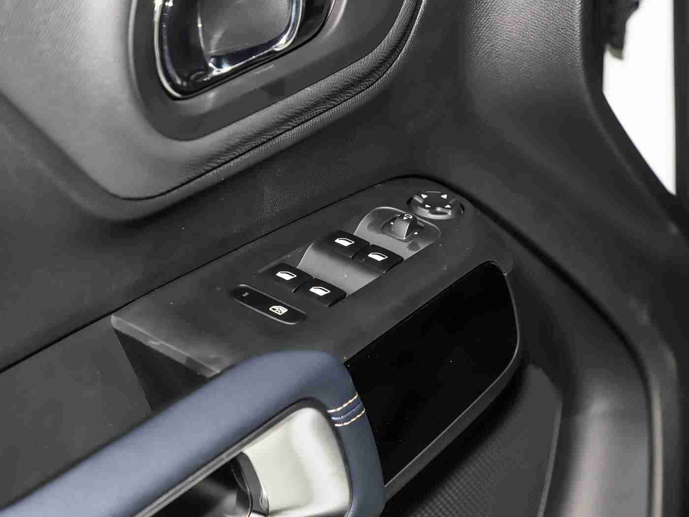 黄色软件3.3.0,智能驾驶新篇章，科技护航，出行更安心-4