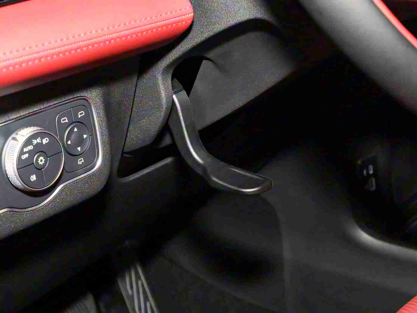 被男按摩师摸到花蒂喷出来,全新SUV惊艳亮相，性能卓越舒适升级，体验活动引发热议-1