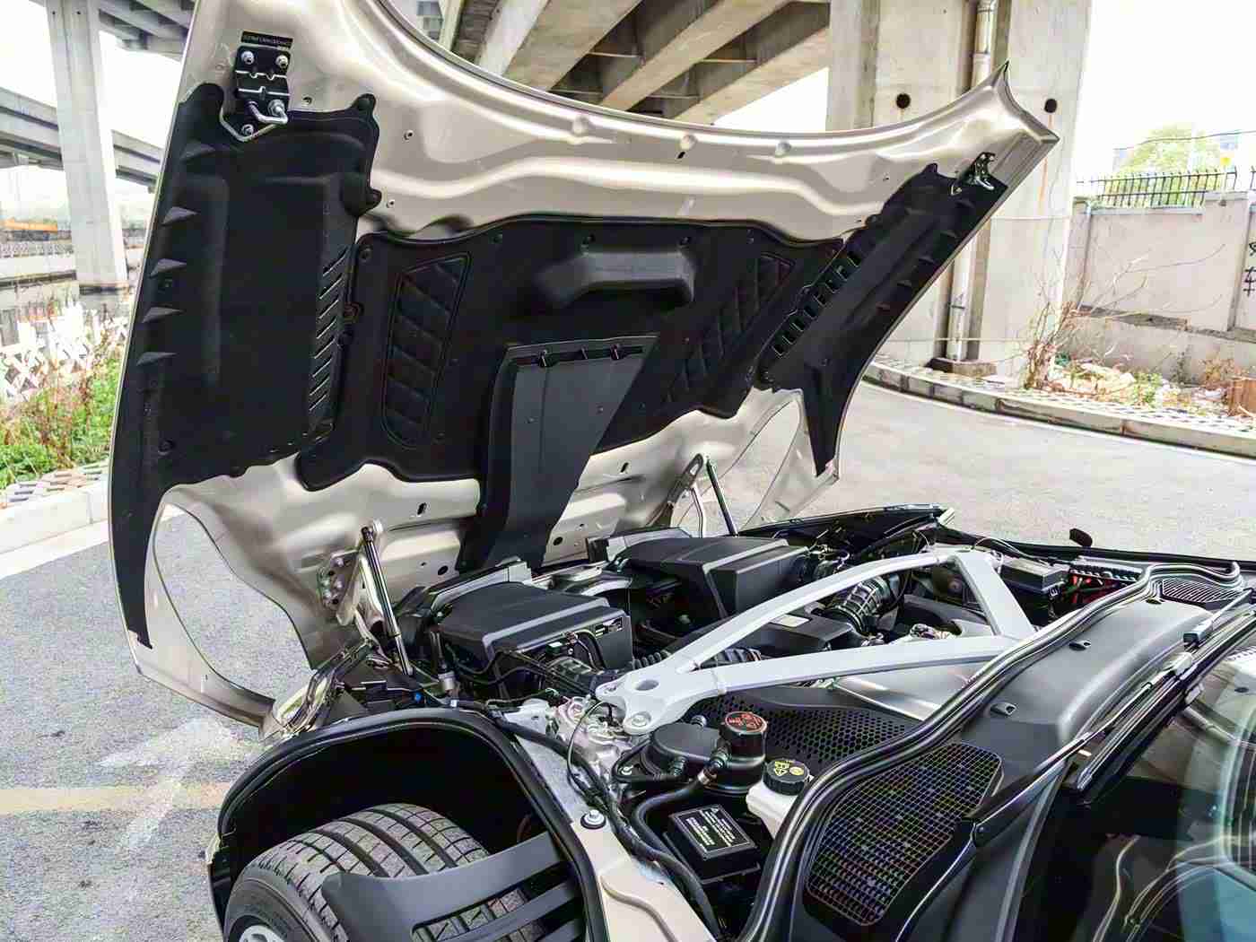 男生捅女生的软件,科技与安全同行：汽车智能系统漏洞引发关注，警示交通安全新挑战-2