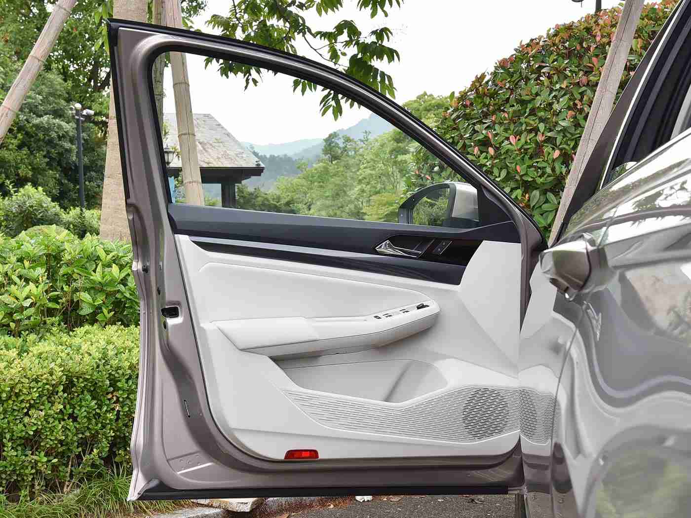 XDEVIOS中文免费版官方邮箱,智能汽车新篇章：XDEVIOS官方邮箱助力便捷体验，开启智慧驾驶新纪元-1