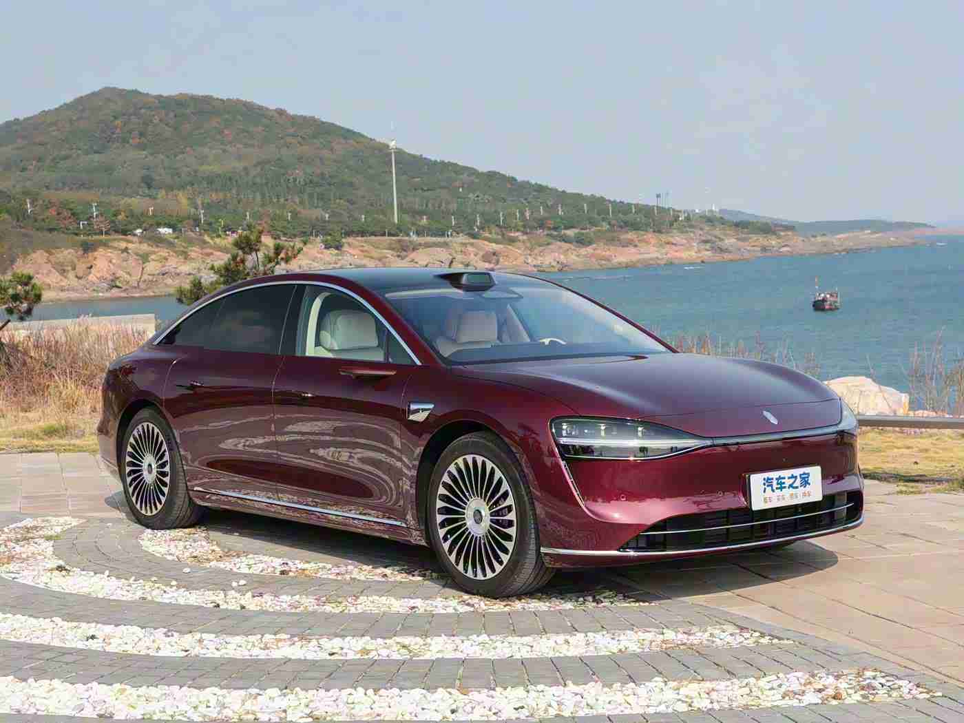 黄游下载3.0.3每天无限次免费大全免费2023,汽车资讯新宠,黄游APP升级版3.0.3,海量资讯个性化推荐,互动交流一应俱全-1