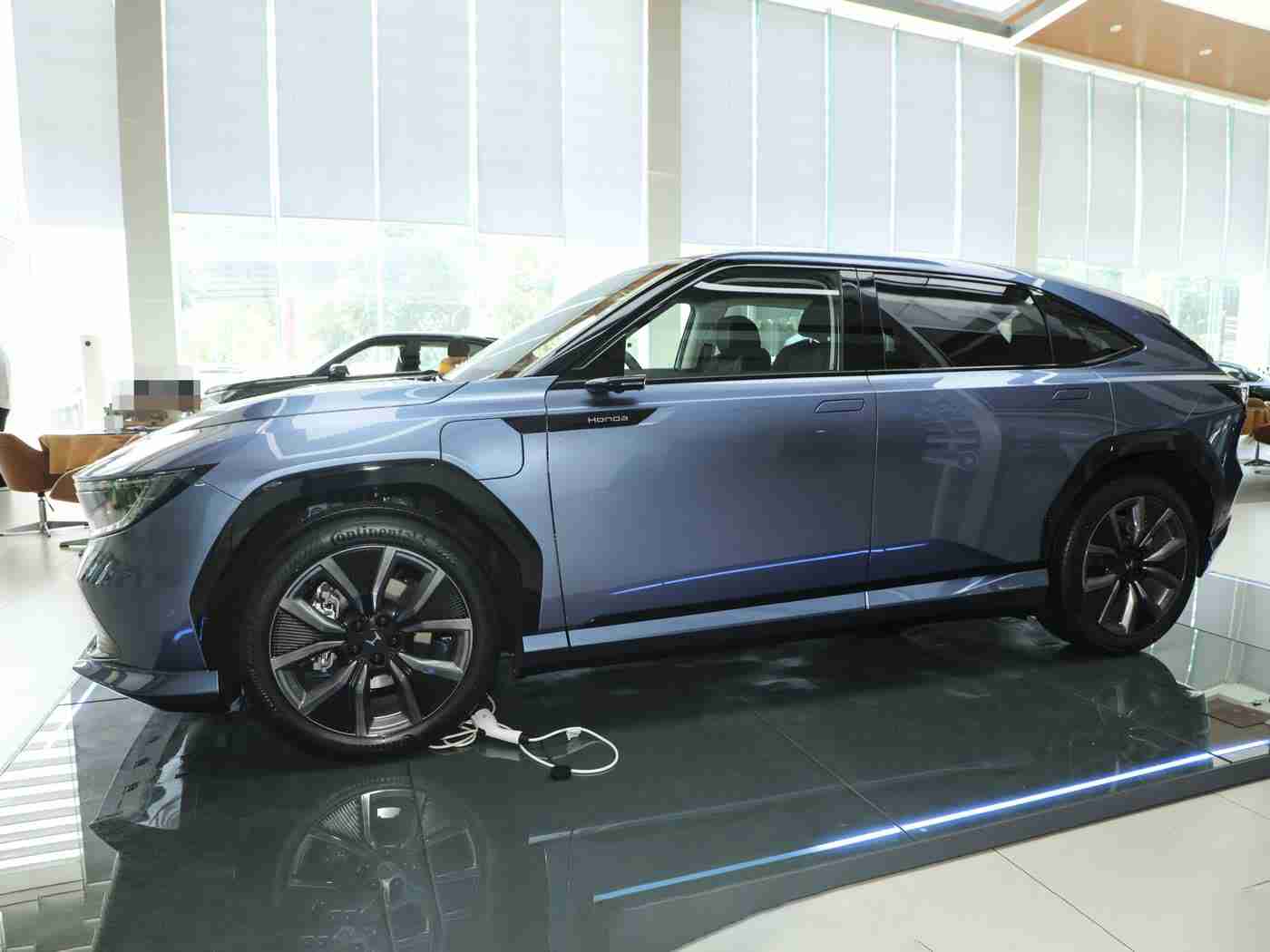 红桃视频在线,智驾新潮流，某品牌SUV引领未来出行风尚-2