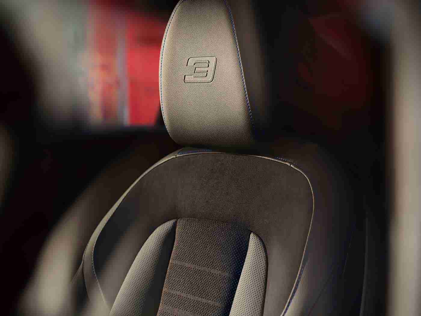 黄色APP3.0,汽车行业新变革：创新导航助手助力车主便捷出行-1