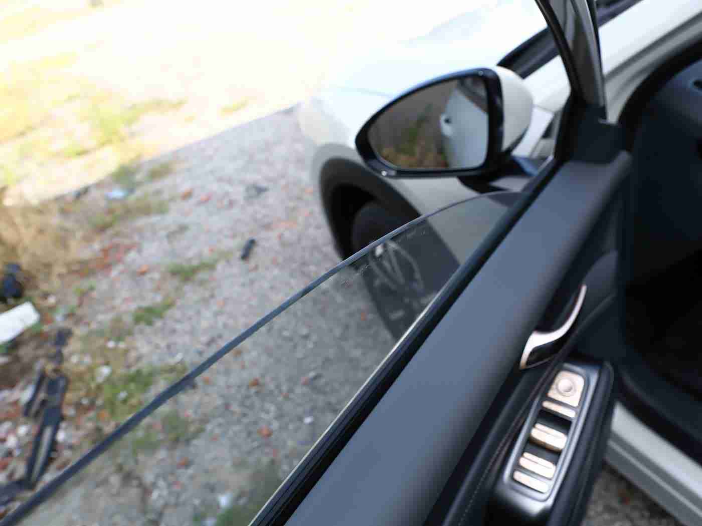 综合色综合,汽车色彩革命：创新技术引领视觉盛宴，提升安全与豪华体验-1