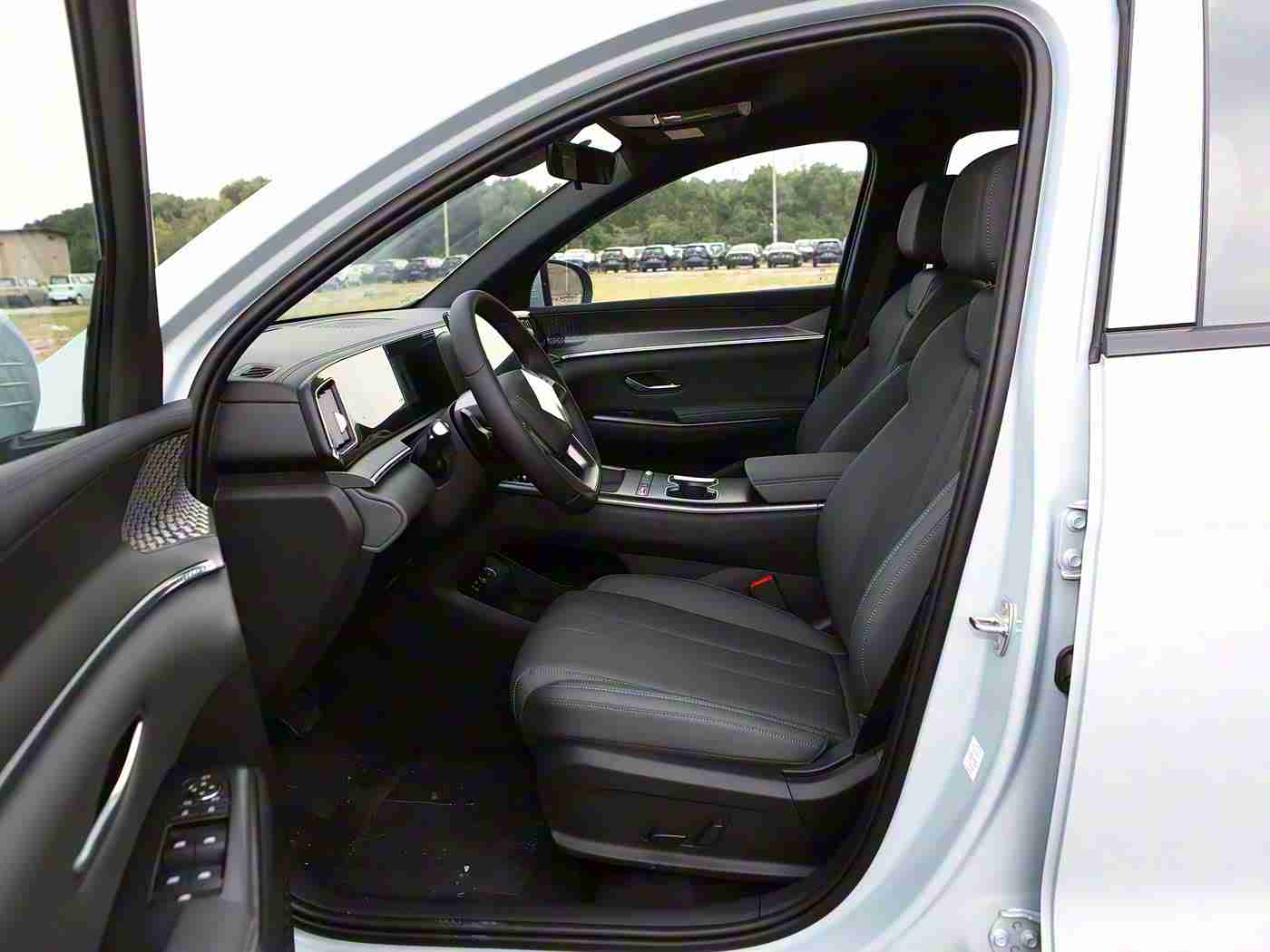 裸体软件,引领汽车新时代:“裸体软件”助力智能化驾驶,安全便捷生活新体验-2