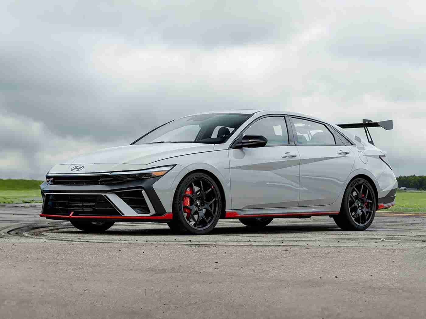 桥本香菜,未来之光，智能领航，新能源汽车新锐之作-1