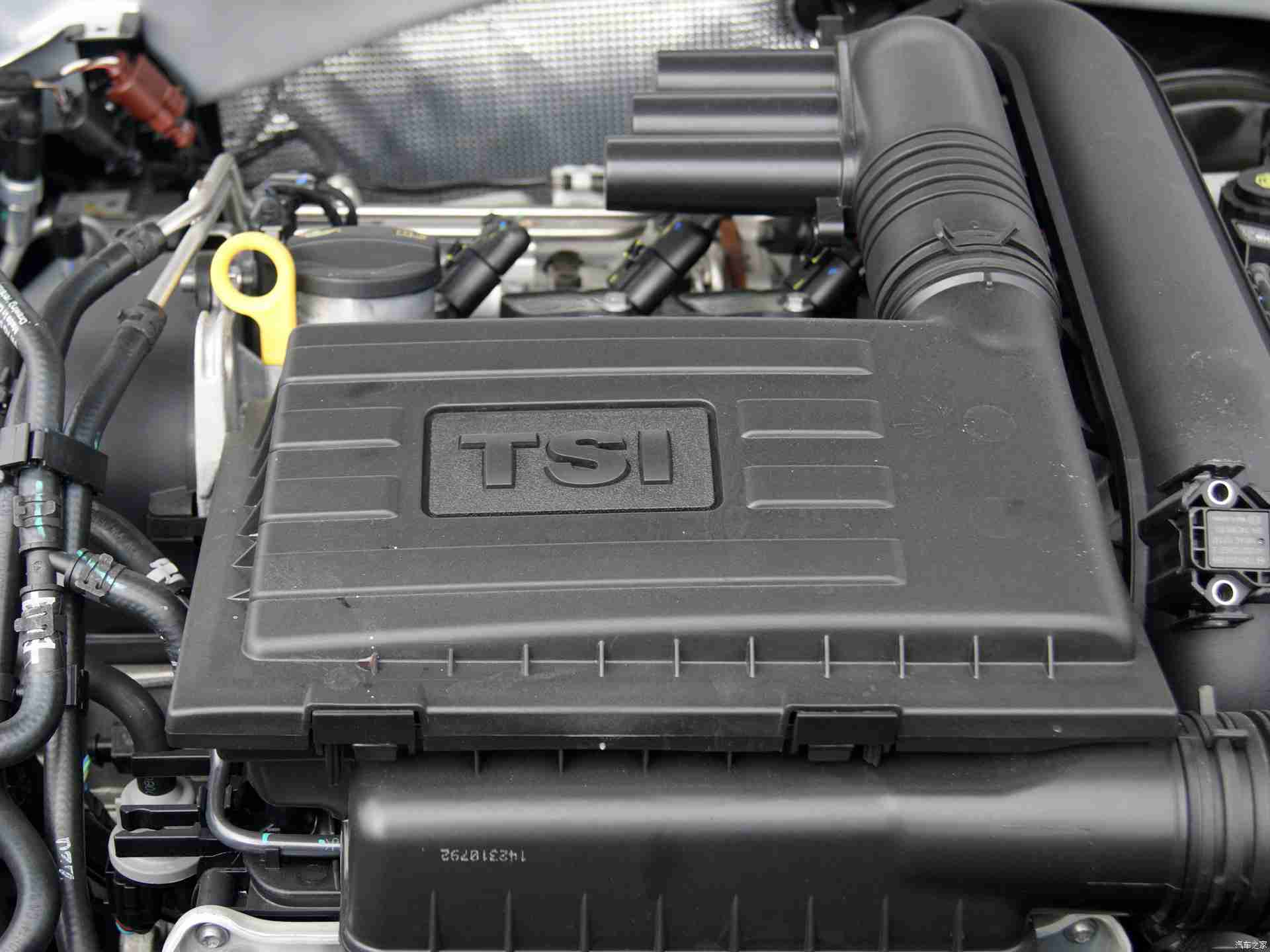 女性性器表演,汽车工程师李晓薇创意展示：女性力量绽放，汽车行业新活力注入-4