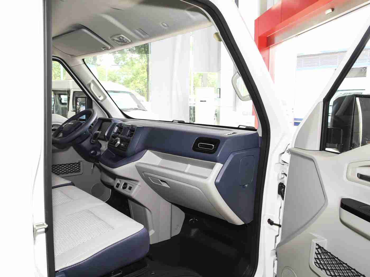 成全动漫高清观看资源,汽车迷福音:高清盛宴,成全视觉狂欢,畅享速度激情-1