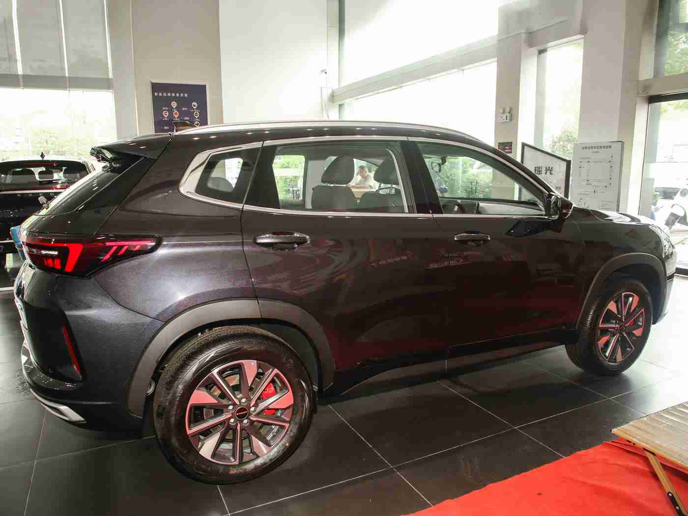 黄色软件在线观看,车载娱乐警惕风险,安全平台推荐护航驾驶新体验-3