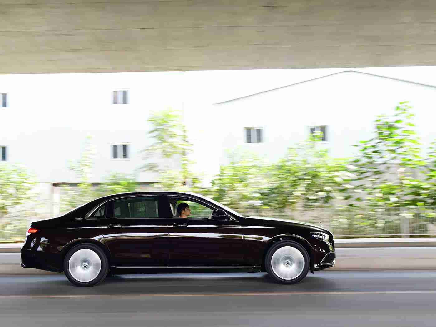 免费黄色软件,警惕车载软件陷阱：揭秘免费软件背后的风险，保障车主安全驾驶-3