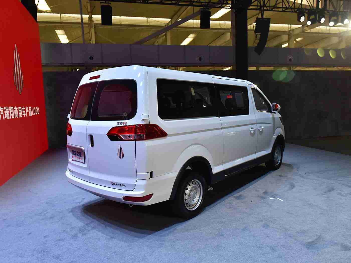 网曝黑料猛料吃瓜反差婊,知名汽车品牌新车上市疑云:质量问题引发舆论风波,企业回应售后服务引争议-2