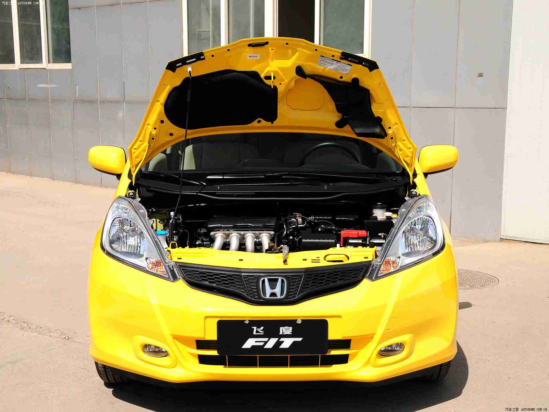 裸体美女应用,数字化浪潮下，汽车个性化定制与智能科技并行发展，引领未来出行新潮流-2