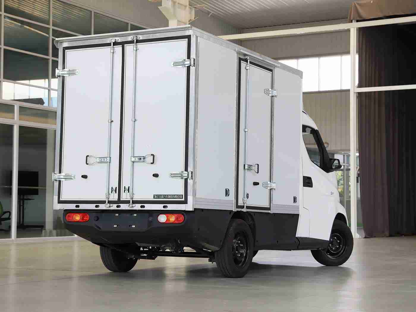 免费黄色应用,“资讯导航,出行无忧,智慧驾驶新体验——汽车生活新伴侣”-1