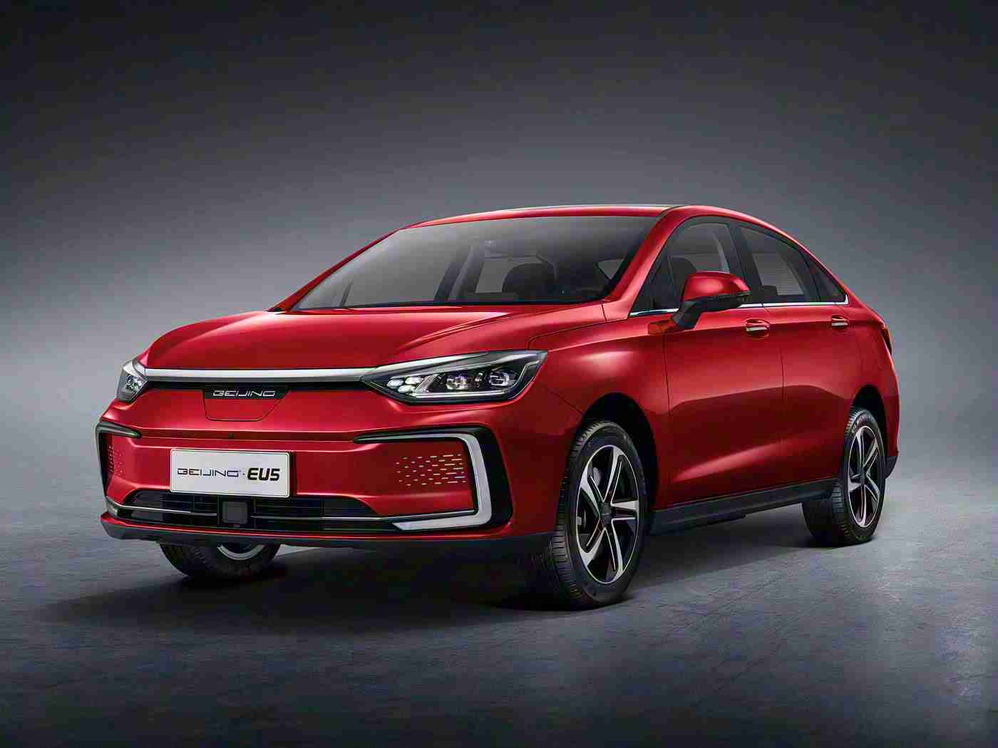 不要播放器的av,“匠心独运，视觉盛宴：新纯电动SUV引领未来驾驶潮流，科技与时尚的完美融合”-2