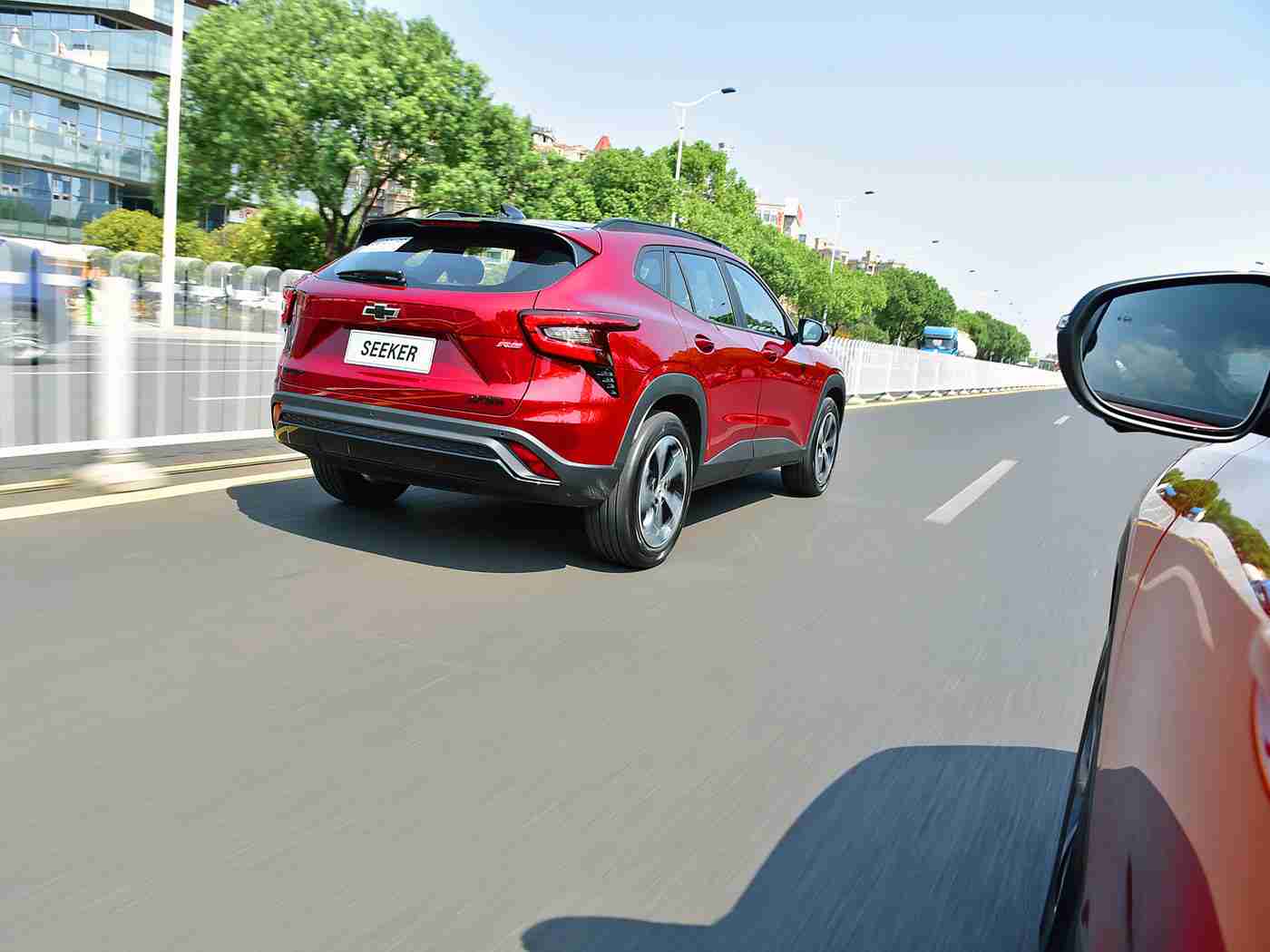 真实人妻尝试3p的故事,汽车行业变革新纪元:从传统“一夫一妻”到未来“三人共乘”,智能新能源引领出行新潮流-1