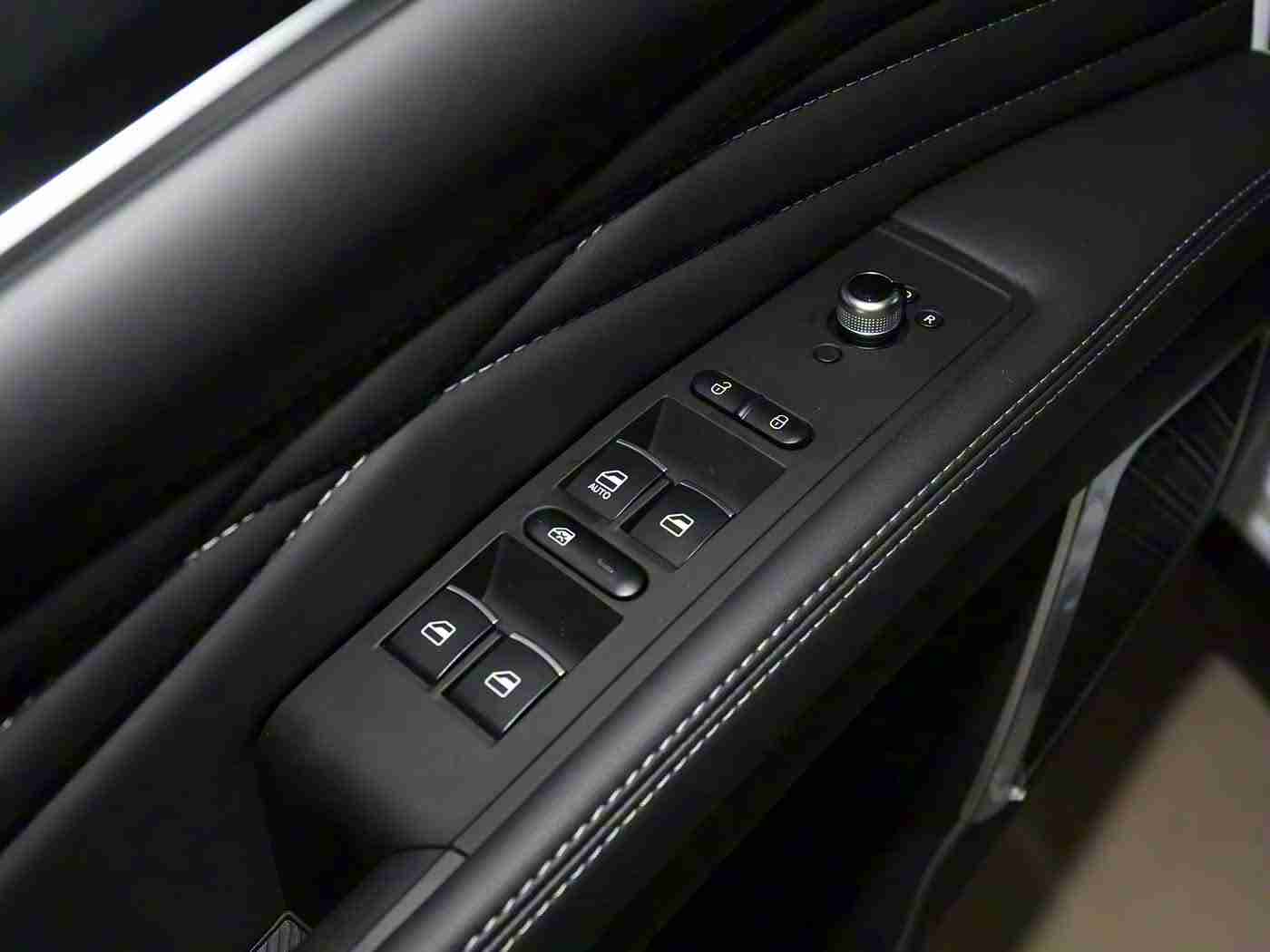 黄色下载安装,智能互联新篇章,驾驶更轻松,安全更可靠,这款汽车应用引领潮流-1