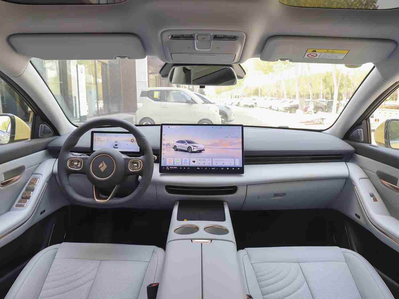 国产成人色,汽车风尚新纪元，成人色彩领航未来-1