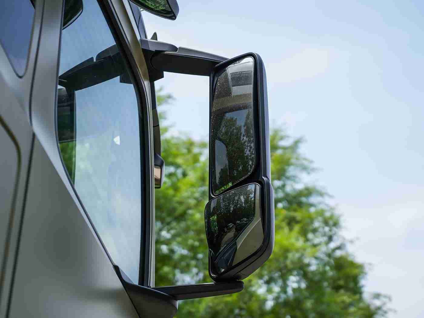 国产亚洲a,国产SUV新宠：时尚设计、亲民价格，这款国产车型备受青睐-5