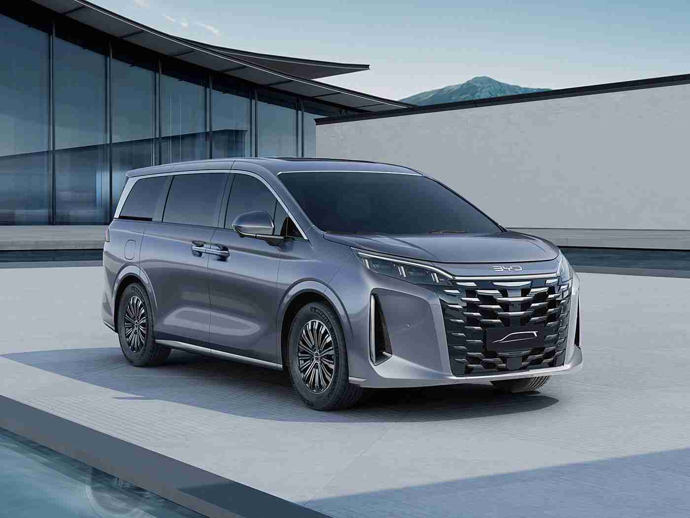 男生和女生一起差差差的APP,智驾新境，个性定制，安全无忧，乐享出行-1