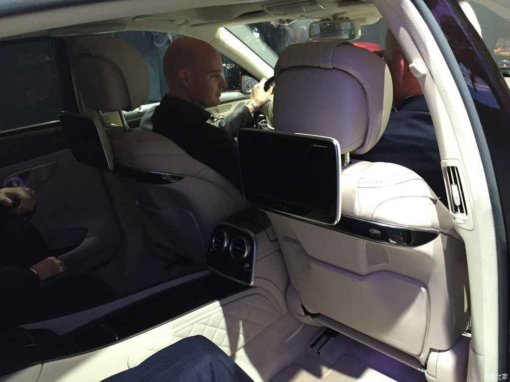 性一一交一一性一一爱,新能源汽车情感之旅:深度互动,构建未来和谐驾驶体验-1