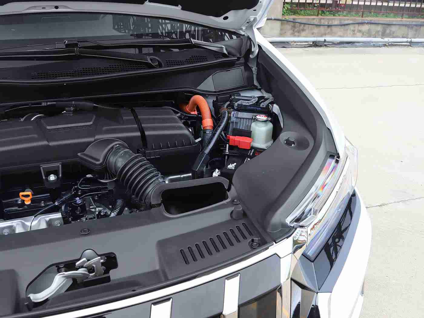 黑料吃瓜曝料,车坛风波：神秘消费者曝新车质量问题，厂家高度重视积极改进-3