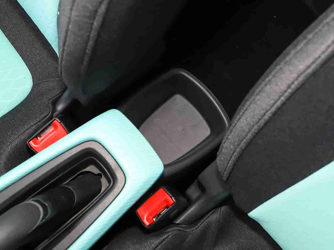 打扑克不盖被,智能座驾，舒适体验，创新出行新境界-2