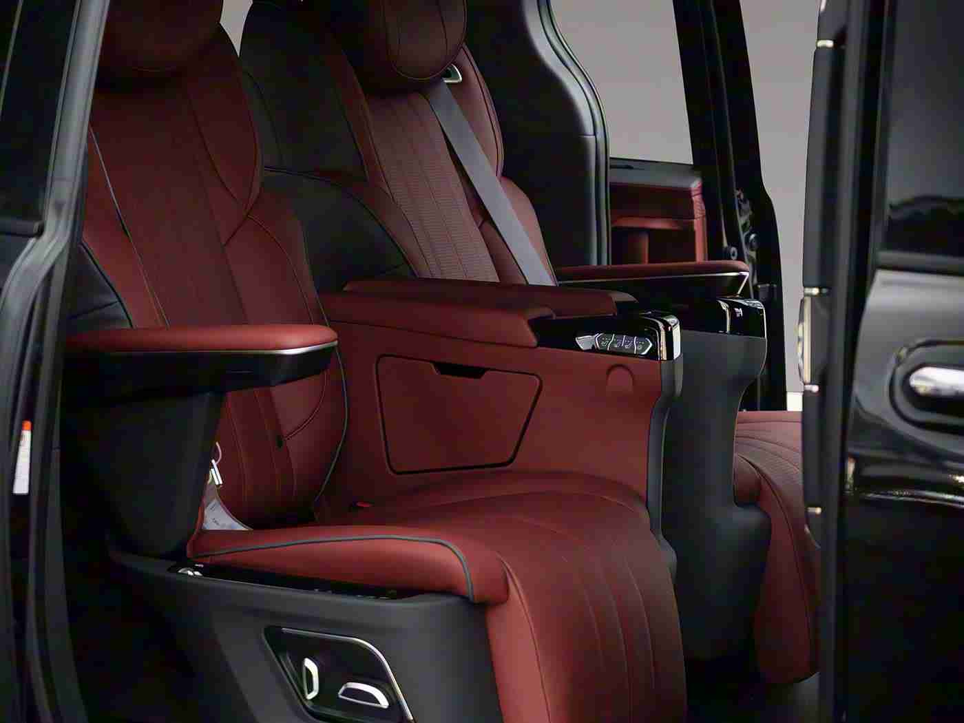 搞黄色软件,智能汽车安全警钟长鸣:严防车载系统“隐形杀手”,守护行车安全与隐私-1