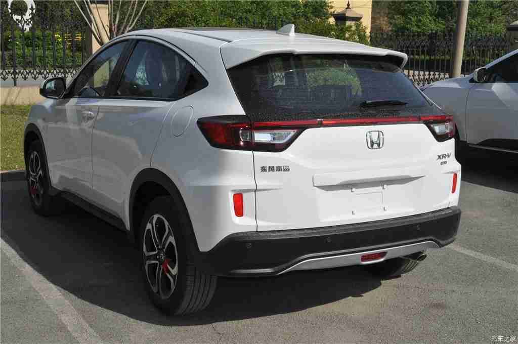 草莓站长统计,汽车行业SEO新风向：新能源汽车、智能驾驶、车联网成关键词热点-1