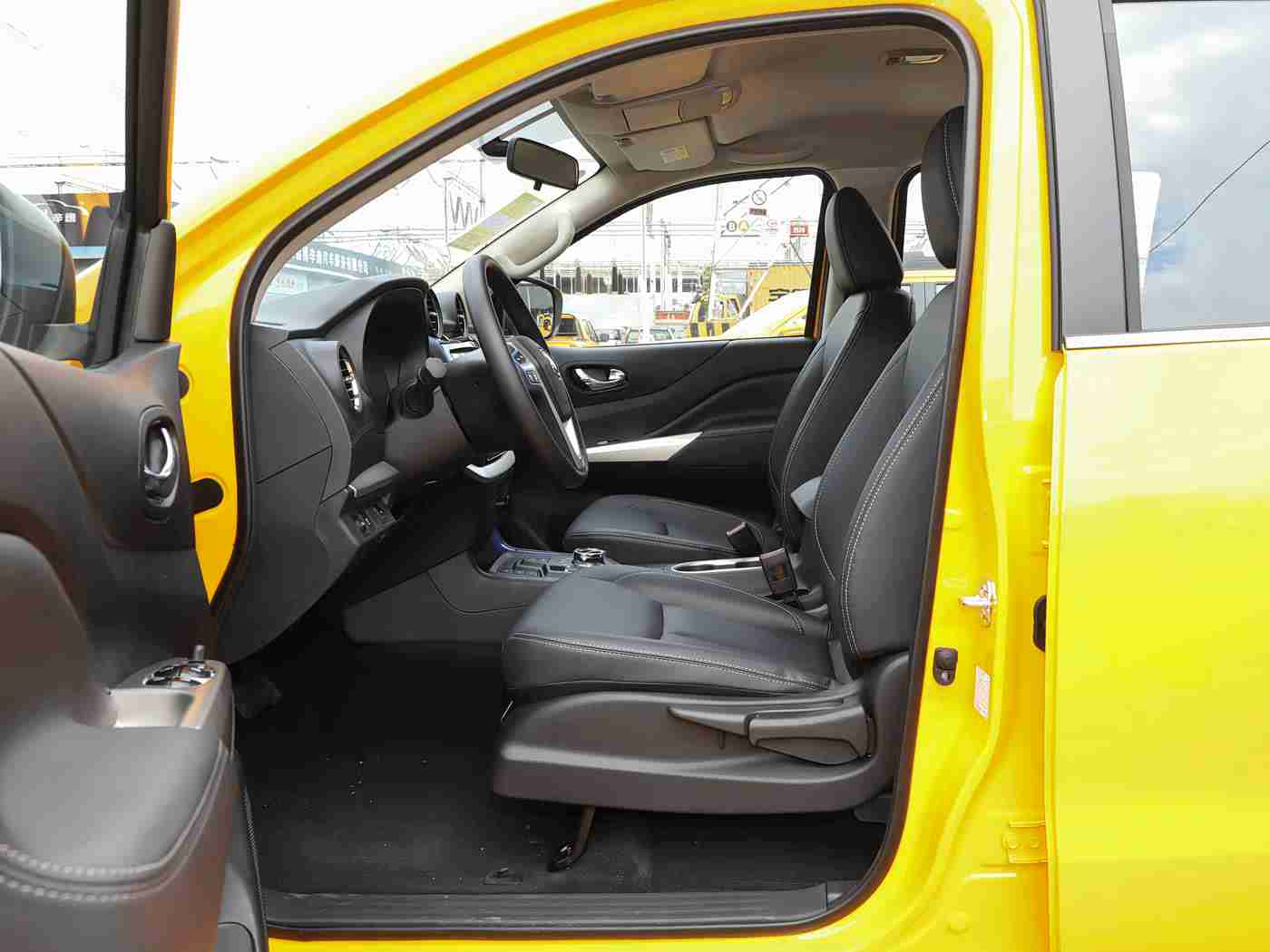 火影18,绿动未来，智驾领航——探秘新潮流跨界先锋-1